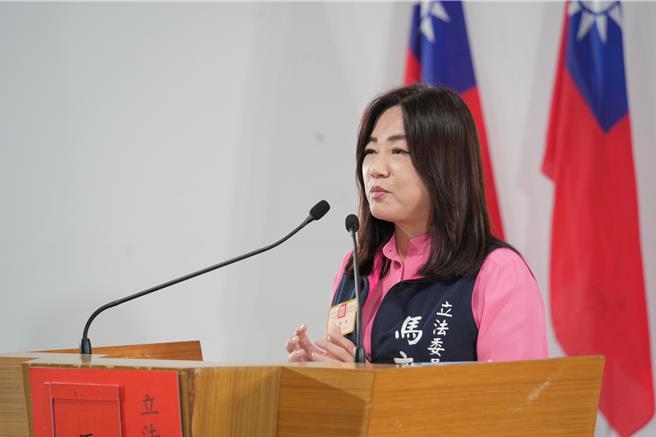 馬文君7日在臉書發文，認為台船若持從韓國偷來的潛艦設計圖造潛艦「海鯤號」，台灣造艦淪國際醜聞，籲政黨輪替，把醜聞查清楚。（南投縣政府提供／楊靜茹南投傳真）