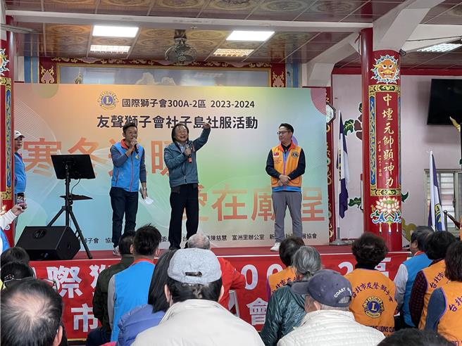 民进党台北市士林、大同立委候选人王世坚到坤天亭参加台北市友声狮子会举办的活动，被外界视为王世坚抢在游淑慧车扫前前固桩，但王世坚否认此事，并强调此行程原本就已排定要参加，不知道游淑慧要来。（蔡佩珈摄）