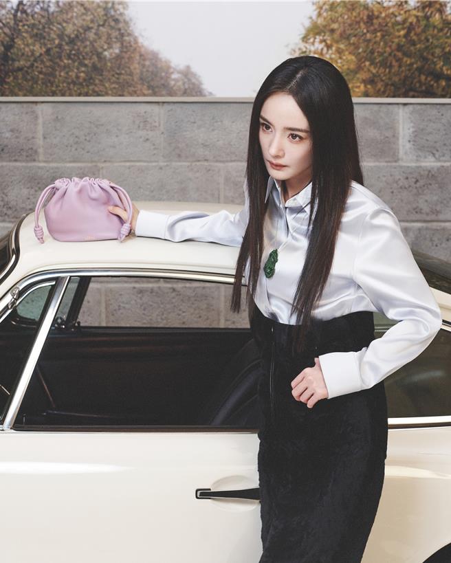 品牌代言人杨幂为此次的玉饰系列拍摄形象大片。（Loewe提供／黄唯淯台北传真）