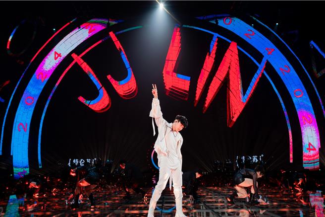 林俊傑日前在江蘇衛視跨年晚會上飆唱12首歌。（JFJ PRODUCTIONS提供）