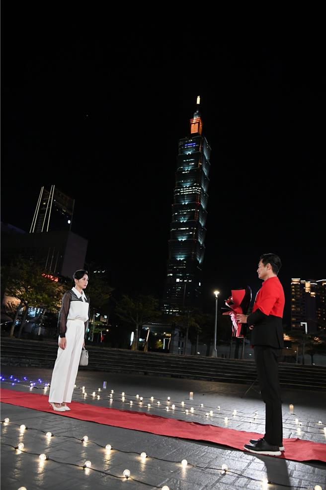 林佑星劇中浪漫求婚。（三立提供）