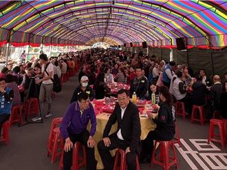 竹蓮寺寒士尾牙宴 席開200桌再現溫馨圍爐大場面