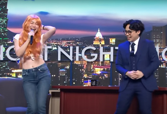 《夜夜秀》最慘是她？扮娜美跳「02搖」 網傻眼：大敗票