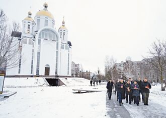 能登大雪 外相援烏不賑災遭批