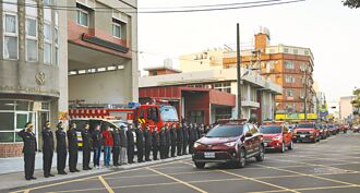 竹縣 逃逸移工抽菸釀災 殉職勇消回家了
