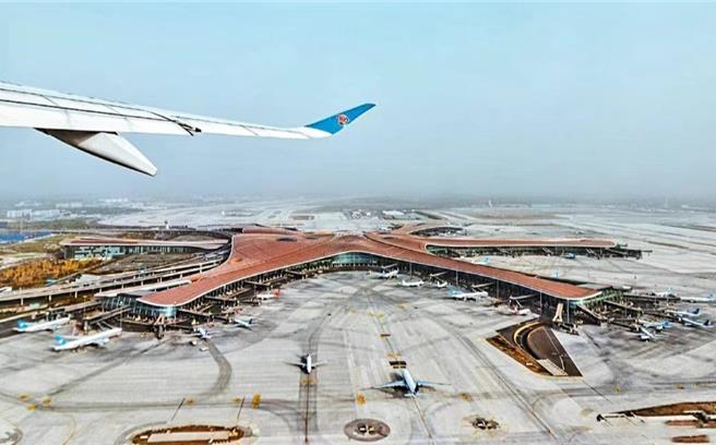 中国大陆2024年春运民航运输旅客量，预计将达8000万人次。（中国南方航空官方IG）