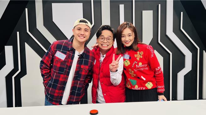 阿松（中）亏曾子余（左）、张文绮（右）是猪队友。（年代提供）