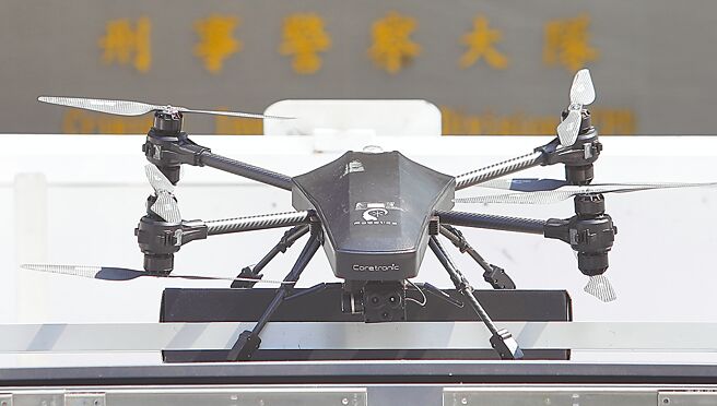 台北市警局无人机队结合市警局CCTV、PCam及微波设备，可即时传送现场画面，从地面到天空建构出立体搜证面向。（本报资料照片）