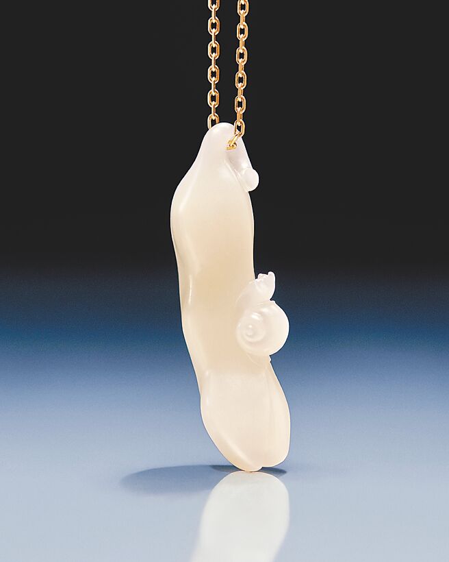 Loewe推出的豌豆小蝸牛吊墜 ，限量五件（Loewe提供）