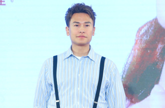 本土劇男星離婚10年疑有第二春 陪女子逛街全被拍