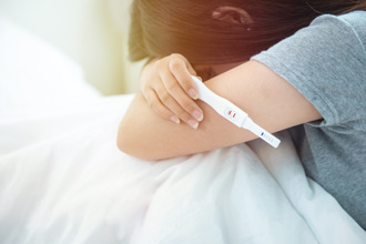 男友不在激戰未來公公 搞出人命她崩潰：不知爸是誰