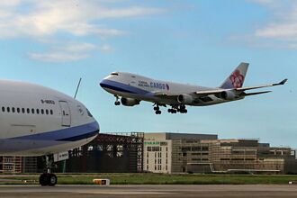 2024空運 迎AIPC、手機換機潮