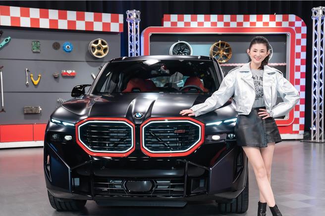 蘇宗怡對新能源車很有興趣。（TVBS提供）