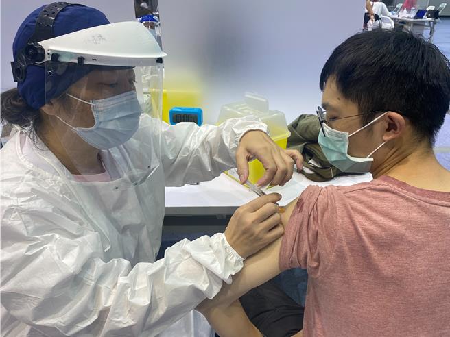 新冠肺炎疫情有上升趋势，新竹市卫生局呼吁民眾尽早接种相关疫苗。（本报资料照片／陈育贤摄）