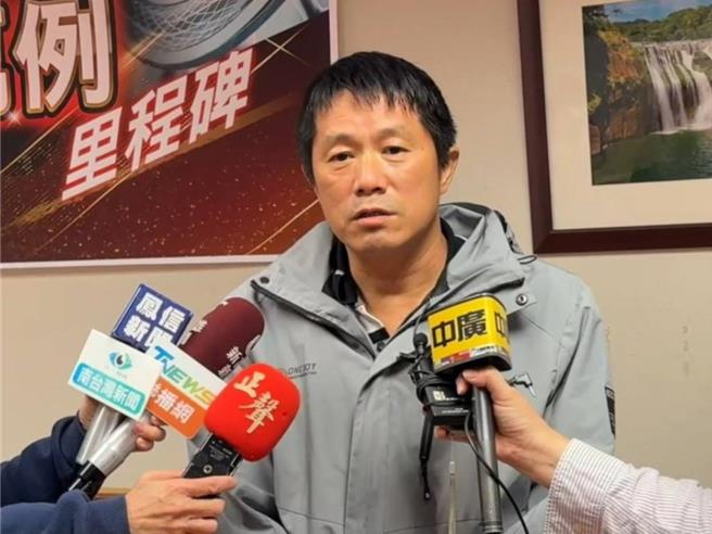 一名退役直升機飛官出面分享，說11年前運動完出現胸痛，前往就醫發現是心肌梗塞，所幸經高雄長庚治療後，至今都沒有再出現不適症狀。（高雄長庚提供／任義宇高雄傳真）