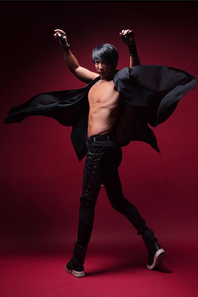 张胜丰练出健美体态。（SHOW GYM秀健身俱乐部）