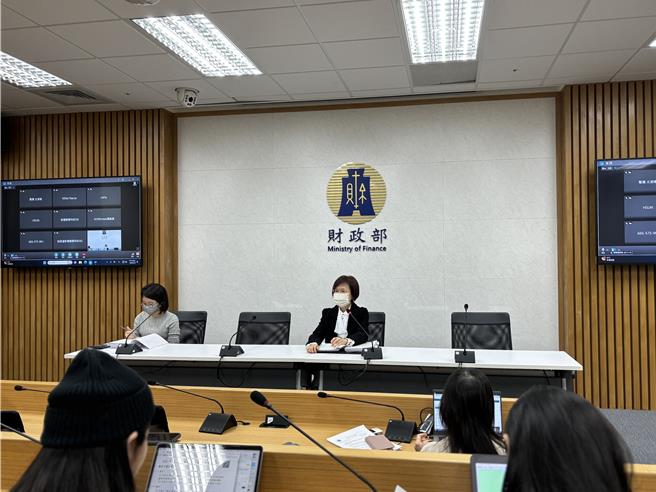 财政部统计处长蔡美娜(图／吴静君摄)