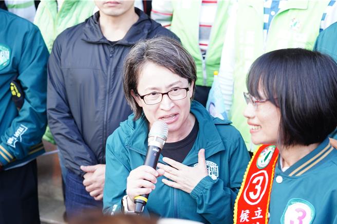 萧美琴致词时表示，选战倒数希望大家能够坚定支持吴音寧，「美德赢台湾，台湾赢得美」。（吴建辉摄）
