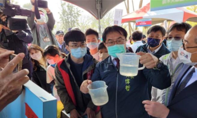 台南今年上半年用水無虞，市長黃偉哲不忘呼籲，有水當思無水之苦。（台南市政府提供／曹婷婷台南傳真）