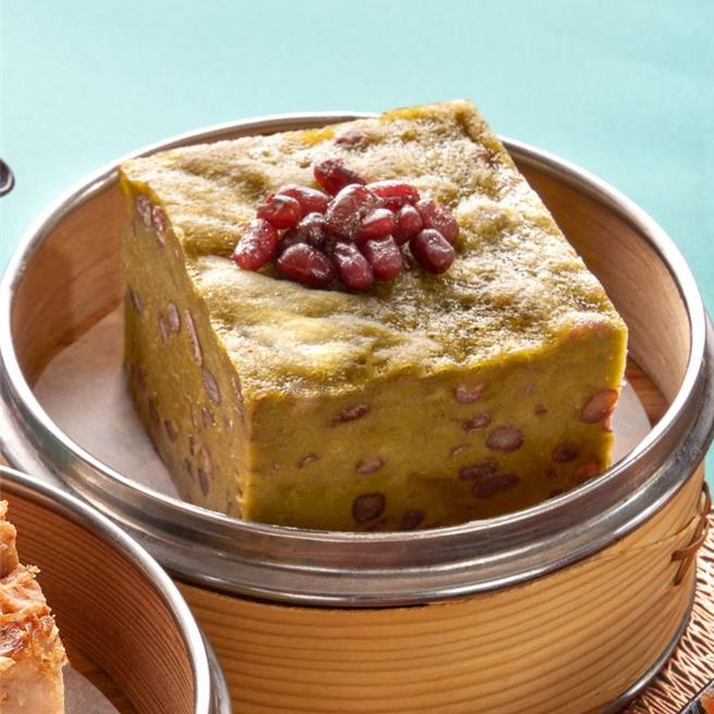 呷甜甜好过年，「抹茶御品红豆年糕」1月12日前选购可享特惠价792元。(台北喜来登大饭店提供)