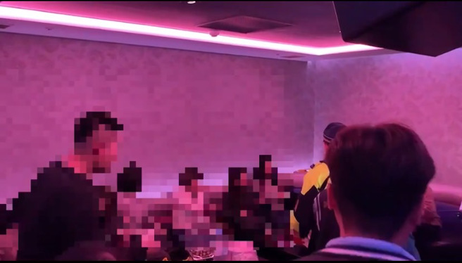 警方巡查辖区热点，防止有心人事闹事。（翻摄画面）