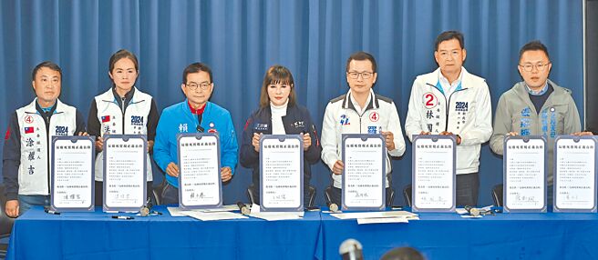 國民黨8日宣布成立「反廢死正義大聯盟」，將邀請3組正副總統候選人表態。（季志翔攝）