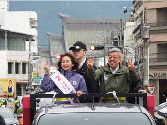 天冷路邊警察比民眾多！陳揆赴花蓮助陣掃街熱情不減