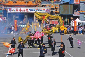 苗栗𪹚龍慶元宵