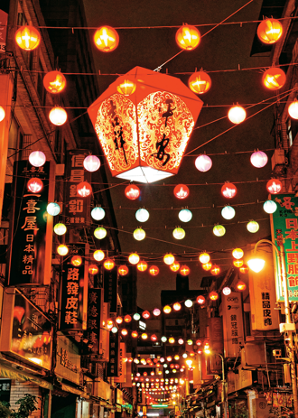 台北燈節巡禮 龍躍光城慶元宵