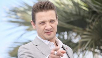 鷹眼形象重創 傳新歡是罪犯曾轟女友媽「低Ｘ」 