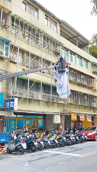 北市七選區 看板違規 徐巧芯、許淑華都拆了