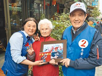 馬掃街風靡金門 樂觀看陳玉珍選情