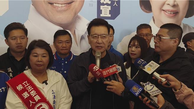 赵少康呼吁集中选票投给侯友宜，才能下架民进党。（廖素慧摄）