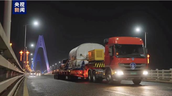 嫦娥六号探测器运抵中国文昌发射场，预计今年上半年发射。（翻摄自央视新闻）