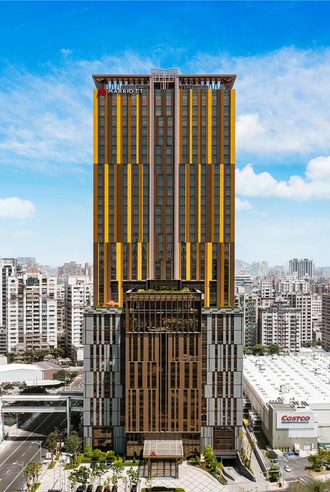 高雄万豪酒店推美拍打卡住房专案。（高市观光局提供）