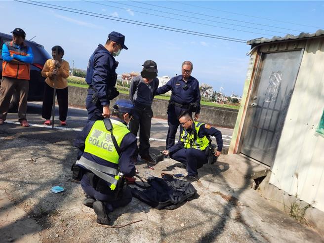 警民合力將竊賊圍捕。（民眾提供／李京昇苗栗傳真）