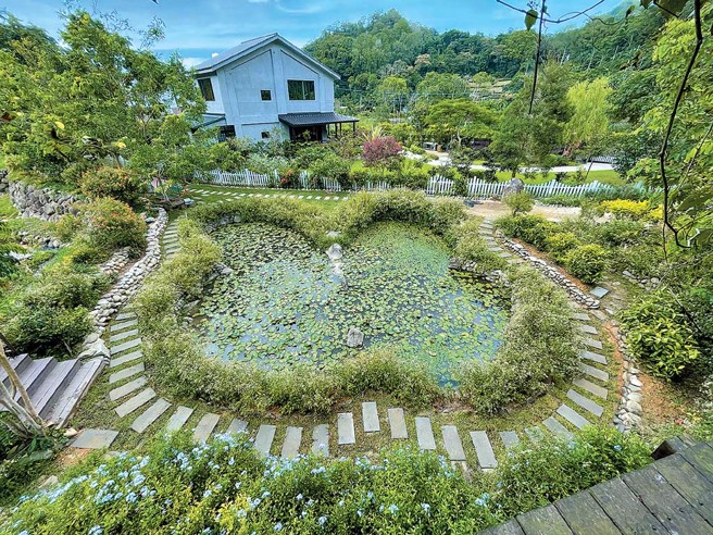 南外社区蝶形生态池荣获112年建筑园冶奖。图／新竹县政府、旱坑、南外、南埔社区提供
