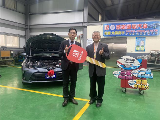 国瑞汽车近年持续捐赠桃园市大兴高中相关车辆与零组件提供教学用。（蔡明亘摄）