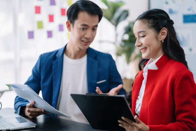 塔羅牌老師艾菲爾指出，2024年是個充滿變化與機會，如果能找到貴人相助，就能事半功倍，順利實現自己的願望。（示意圖／達志影像／shutterstock）