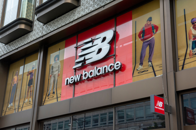 以前都老人在穿？New Balance翻红5大原因曝光　年轻人都有一双「327」。（示意图／shutterstock）

