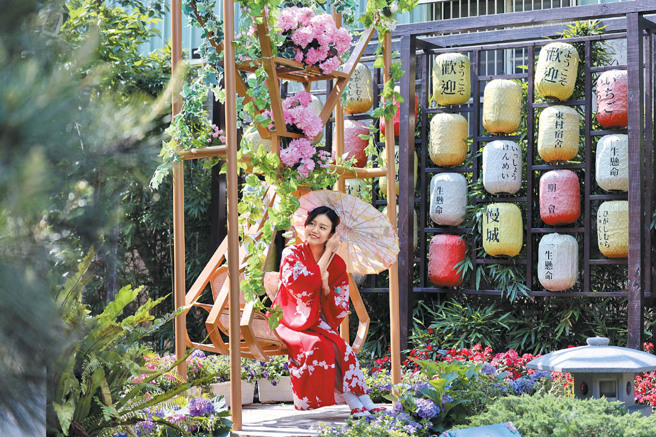 獅頭山風景區不僅可登古道吸收芬多精，也可遊老街品美食，到南庄「東村宿舍」體驗穿和服逛老街。（圖／交通部觀光署參山國家風景區管理處提供）
