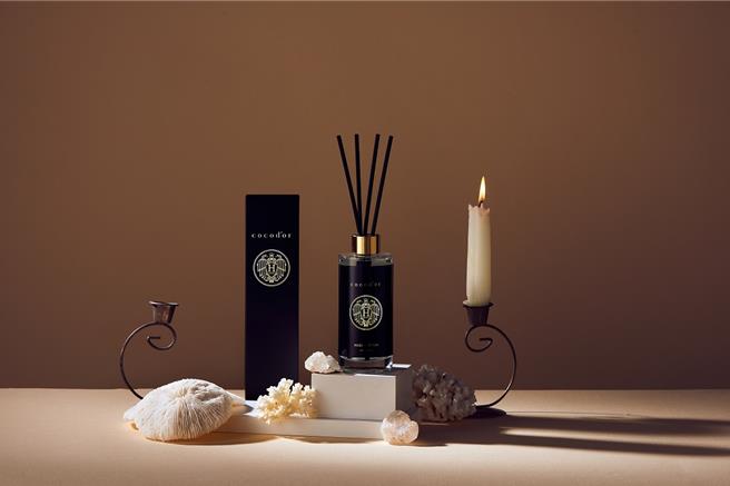 「寓见春氛」住房专案，入住即赠知名香氛「Cocodor珂珂朵尔」韩剧指定款扩香瓶200ML，让旅客瞬间化身欧妮、欧巴。（神旺商务酒店提供）