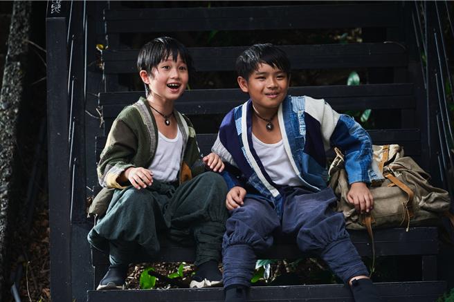 功夫小子吴宗修（左）、释小愿演出时说哭就哭，连贾静雯都点讚。（良人行提供）