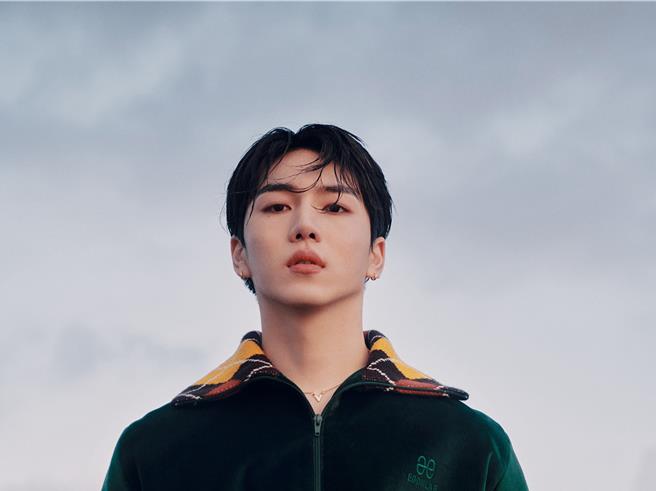 KINO将首度以个人身分来台开唱。（星月文创提供）