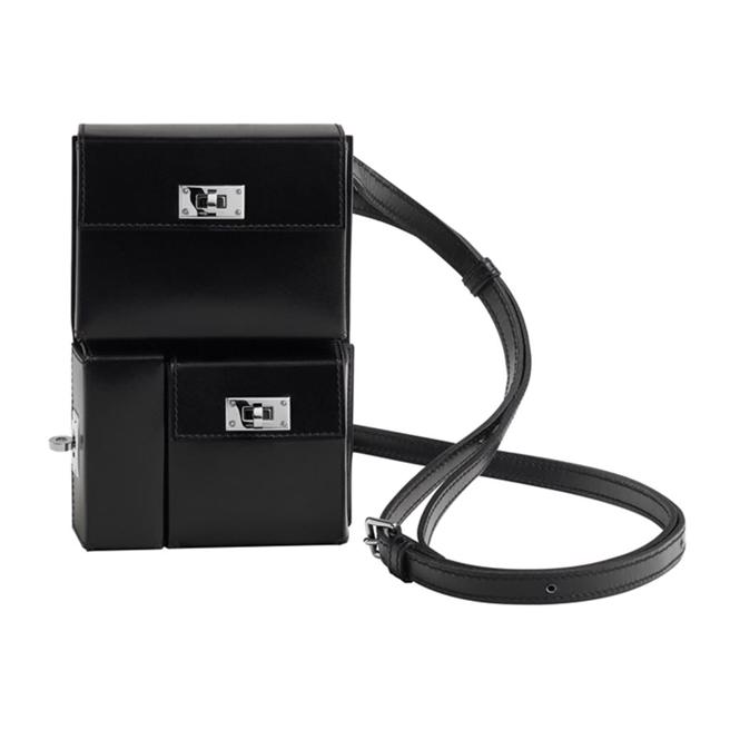 Kelly Multi Pocket To Go手拿包，售價34萬9000元。（Hermes提供／黃唯淯台北傳真）