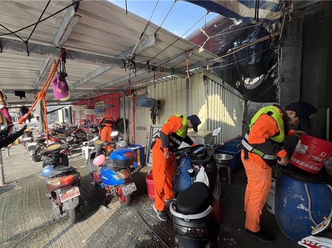 海巡队派遣PP-3508巡防艇，针对海上可疑目标加强登检，并强化救难案件的救援能量。（第一岸巡队提供／吴佩蓉宜兰传真）