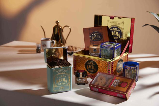 因應節日，Bacha Coffee提供客製化禮籃服務，包括100%阿拉比卡咖啡等。（新光三越提供）