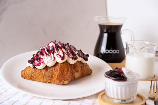 Ten Thousand Coffee微風南山一號店，客單價每人約400元。（微風提供）