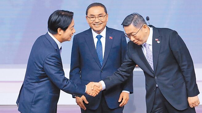 近日总统、副总统辩论一结束，各部会回应稿便如雪片般飞来，为政府政策辩论，文官工作之余还得加班、立即回应，备极辛劳，文中屡见厉辞更像是檄文，也是前所未见，惟新闻稿竟出自各部会文官之手，至少新闻稿底下挂名字的都是文官，实不相宜。图／本报资料照片