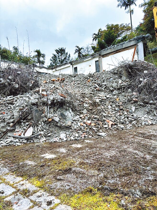 國民黨新北市十二選區立委候選人廖先翔9日駁斥綠營指控，水池經地政事務所鑑界測量後，確認為航照圖的偏差，建築物的部分已拆除。（廖先翔競選總部提供／高鈞麟新北傳真）